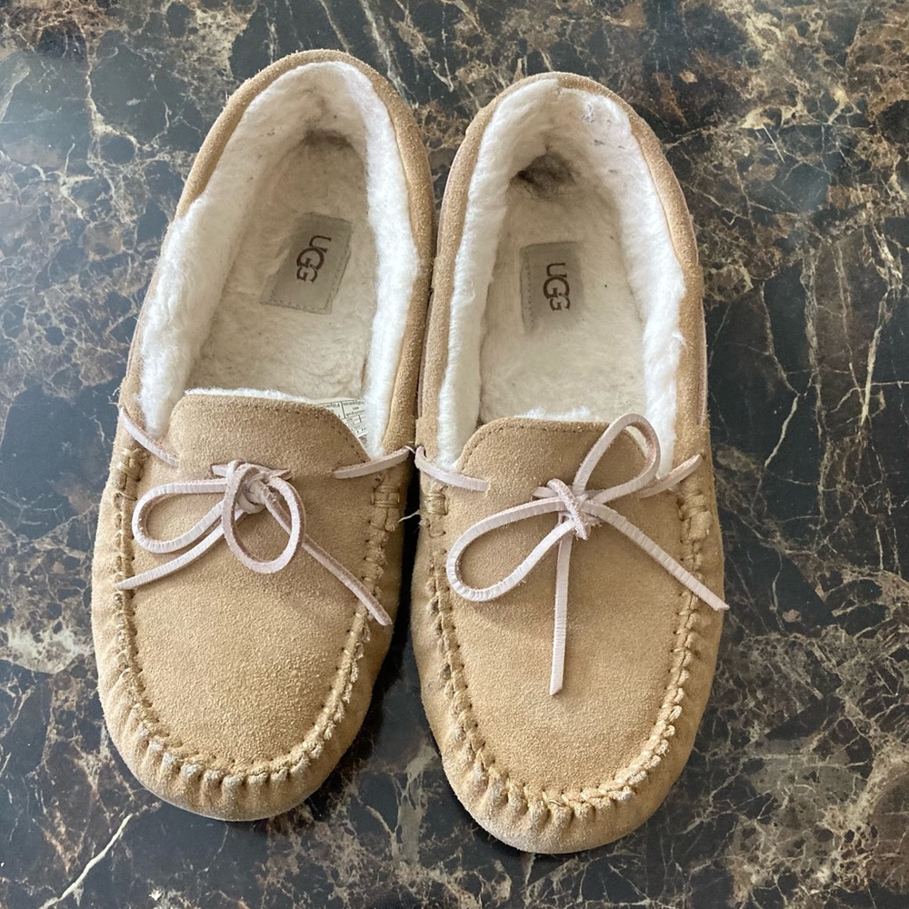 UGG DAKOTA CHESTNUT SIZE 9 - Picture 2 of 13